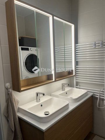 Eladó téglalakás, Budapesten, XIII. kerületben 148.9 M Ft