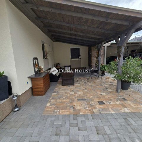 Eladó téglalakás, Lajosmizsén 80 M Ft, 4 szobás