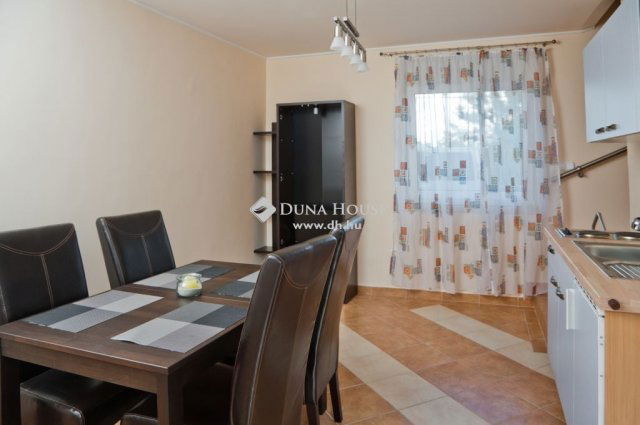 Eladó családi ház, Dunaszekcsőn 72.39 M Ft, 6 szobás