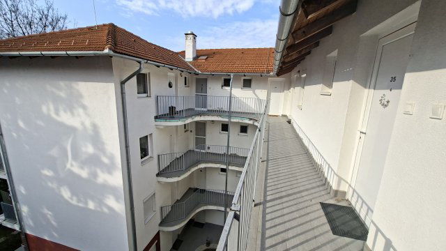 Eladó téglalakás, Dombóváron 27.5 M Ft, 1+1 szobás