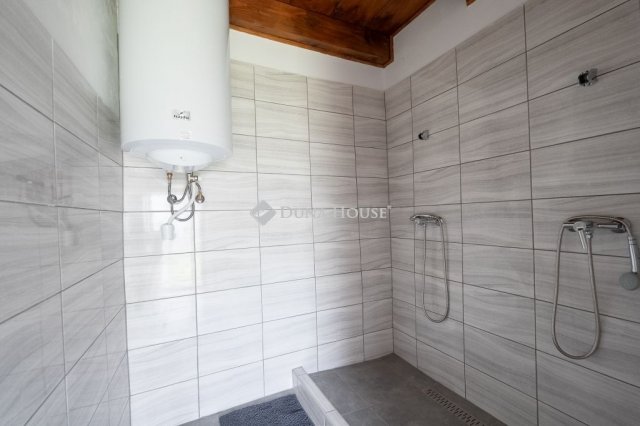 Eladó mezogazdasagi ingatlan, Pápateszéren 180 M Ft, 4 szobás