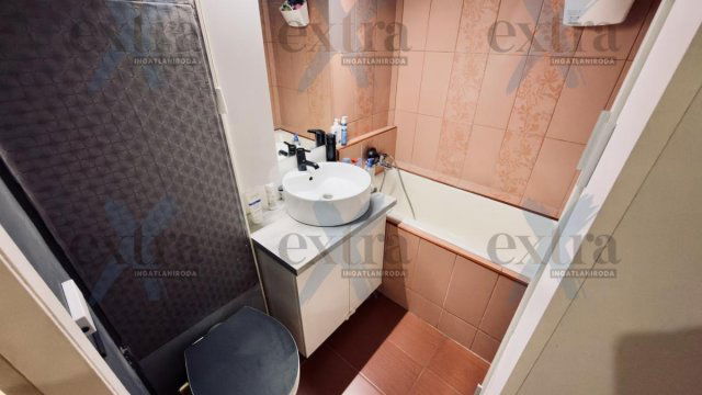 Eladó panellakás, Szegeden 48.9 M Ft, 2 szobás