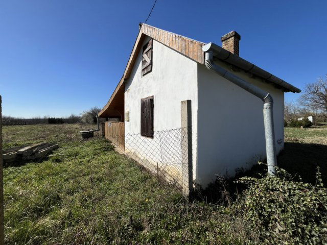 Eladó nyaraló, Csurgón 3.5 M Ft, 2 szobás / költözzbe.hu