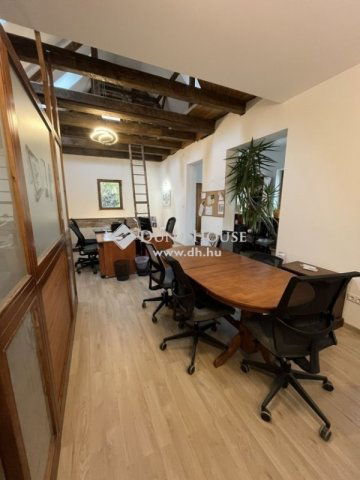 Eladó családi ház, Budapesten, III. kerületben 269.99 M Ft