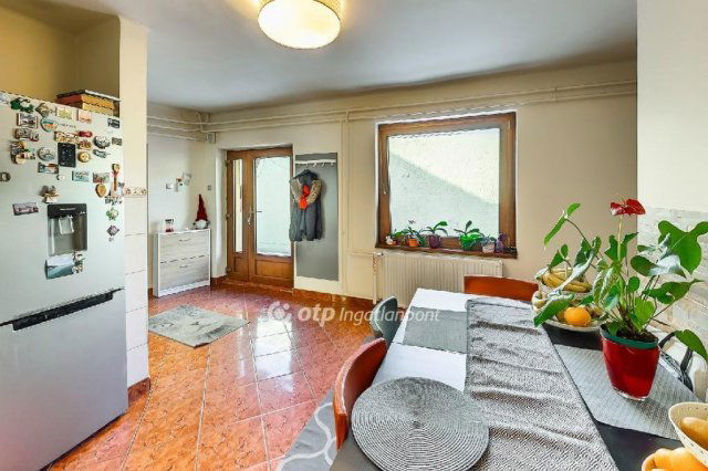 Eladó családi ház, Egerben 89.9 M Ft, 3+1 szobás