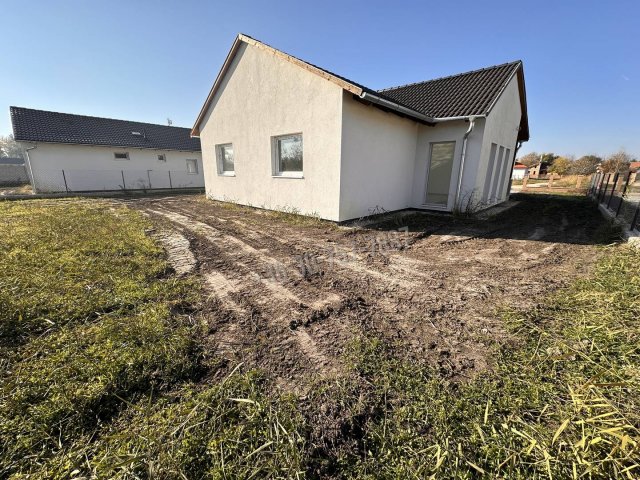 Eladó családi ház, Ráckevén 84.9 M Ft, 4 szobás