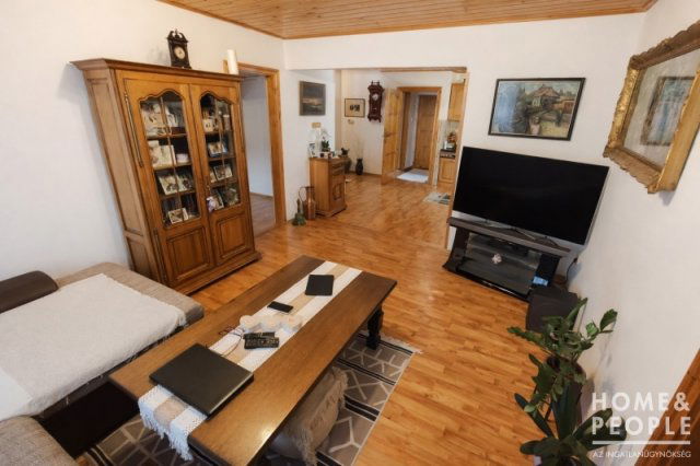 Eladó üzlethelyiség, Pusztaszeren 109 M Ft, 7 szobás