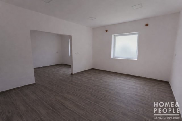 Eladó családi ház, Makón 42.5 M Ft, 2 szobás