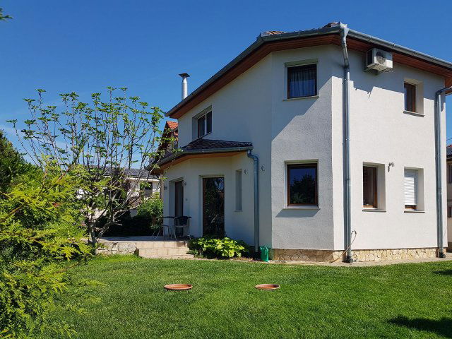 Eladó családi ház, Budaörsön 178 M Ft, 2+2 szobás