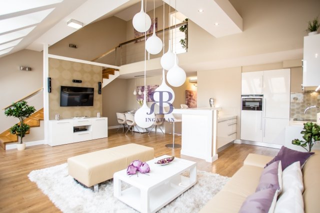 Kiadó téglalakás, albérlet, VI. kerületben, Andrássy úton