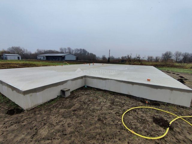 Eladó családi ház, Albertirsán 119.9 M Ft, 4 szobás