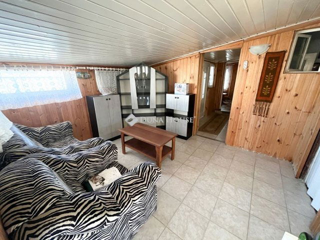 Eladó családi ház, Szigethalmon 59.8 M Ft, 2 szobás