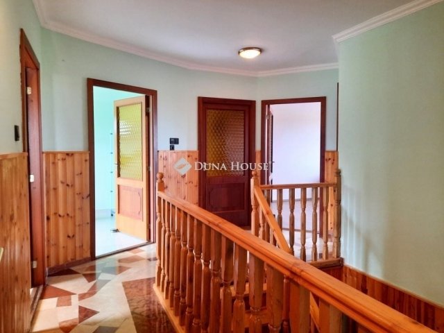 Eladó családi ház, Újhartyánon 94.999 M Ft, 5 szobás