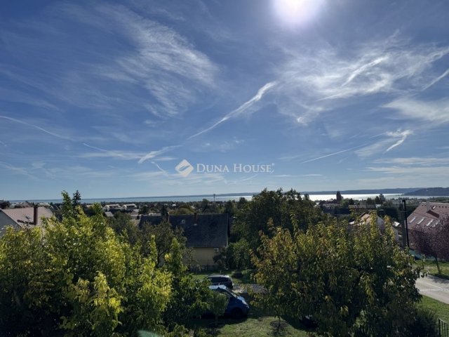 Eladó családi ház, Balatonfüreden 249 M Ft, 3 szobás