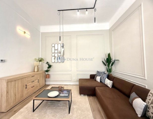 Eladó téglalakás, Budapesten, VI. kerületben 96.5 M Ft, 2 szobás