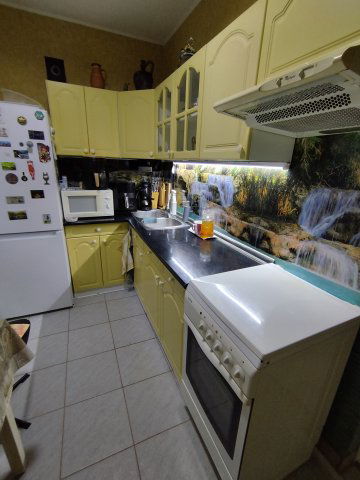 Eladó panellakás, Pécsett, Kenderföld utcában 39.5 M Ft