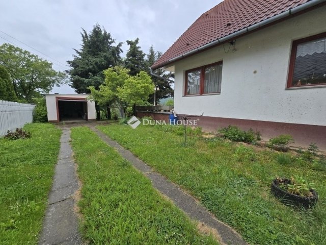 Eladó családi ház, Hosszúhetényen 89.5 M Ft, 5 szobás