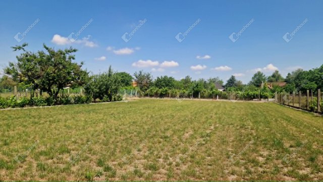 Eladó családi ház, Komáromban 68 M Ft, 3 szobás