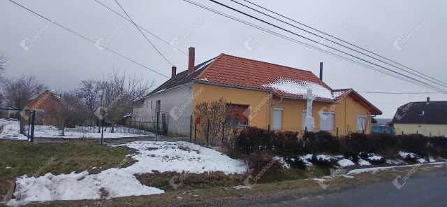 Eladó családi ház, Kiskutason 24.9 M Ft, 4 szobás