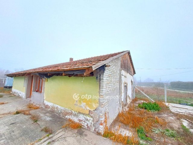 Eladó családi ház, Nagykőrösön 13.49 M Ft, 2 szobás