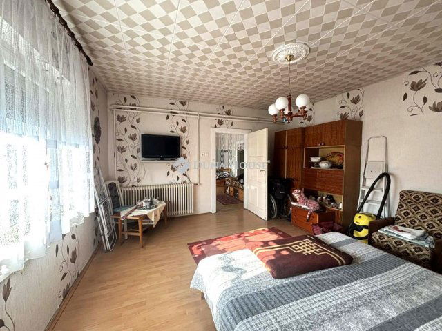 Eladó családi ház, Újrónafőn 49.9 M Ft, 2 szobás