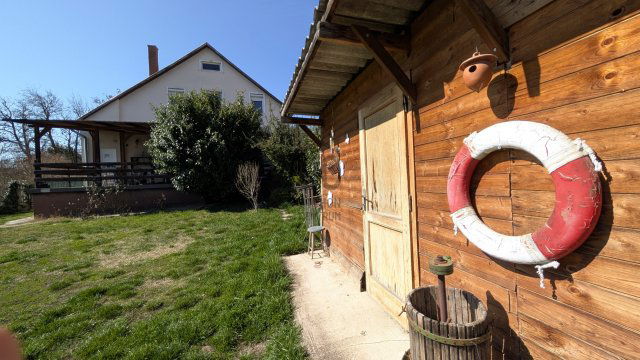 Eladó családi ház, Balatonkenesén 99.8 M Ft, 5 szobás
