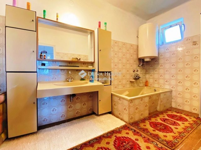 Eladó családi ház, Tápiószecsőn 69.9 M Ft, 6 szobás