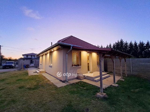 Eladó családi ház, Kecskeméten 58 M Ft, 3 szobás