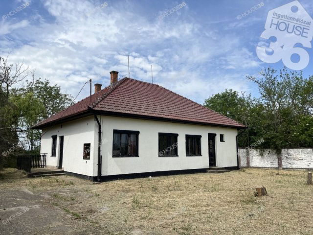 Eladó családi ház, Kiskunfélegyházán 34.9 M Ft, 15 szobás