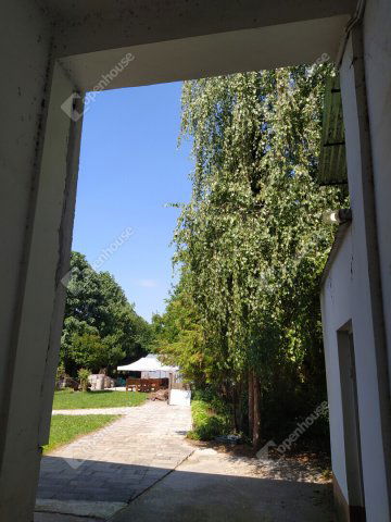 Eladó családi ház, Komáromban 69 M Ft, 4 szobás