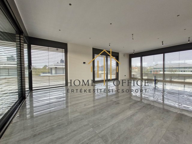 Eladó téglalakás, Debrecenben 249.9 M Ft, 3 szobás