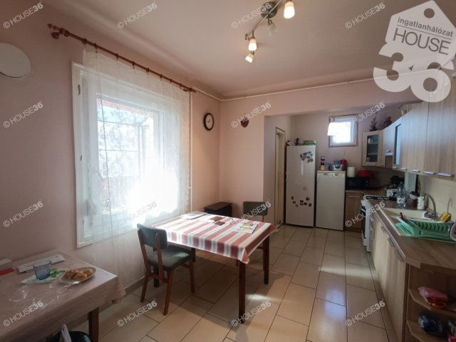 Eladó családi ház, Pálmonostorán 33 M Ft, 3 szobás
