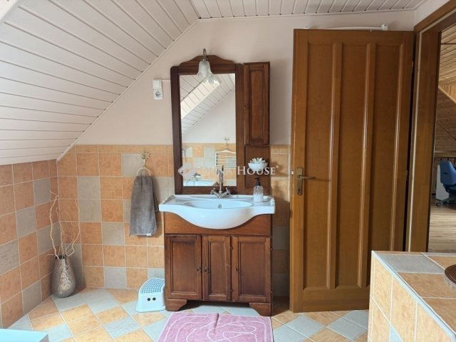 Eladó családi ház, Kozármislenyen 198.9 M Ft, 5 szobás