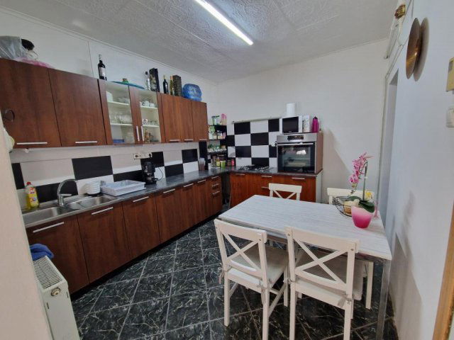 Eladó családi ház, Petriventén 32.9 M Ft, 4 szobás