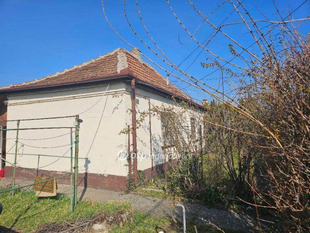 Eladó családi ház, Szolnokon 25 M Ft, 3 szobás