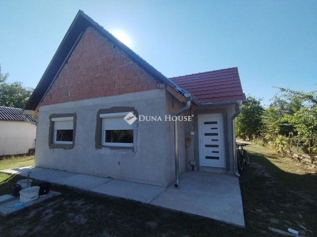 Eladó családi ház, Szegeden, Ecetfa utcában 62 M Ft, 3 szobás