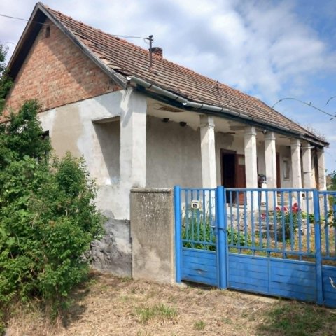 Eladó családi ház, Szurdokpüspökin 6 M Ft, 2 szobás