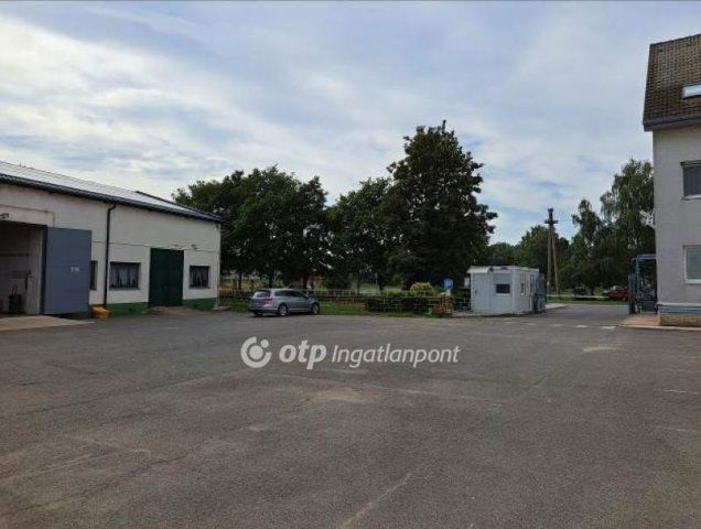 Eladó ipari ingatlan, Pakson 550 M Ft / költözzbe.hu