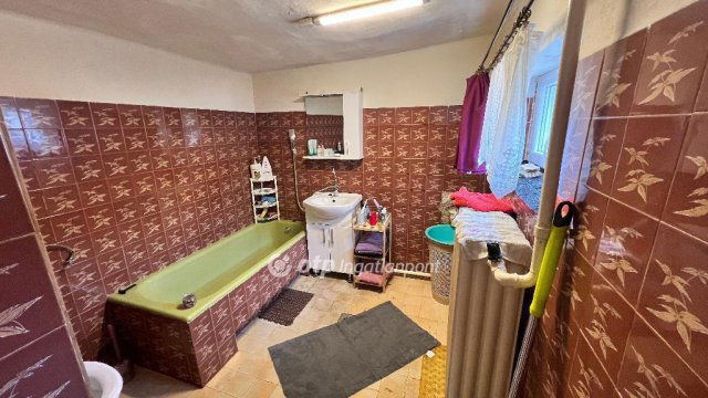 Eladó családi ház, Adásztevelen 32.9 M Ft, 2 szobás