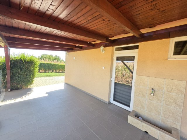 Eladó családi ház, Vásárosbécen 39.99 M Ft, 3 szobás