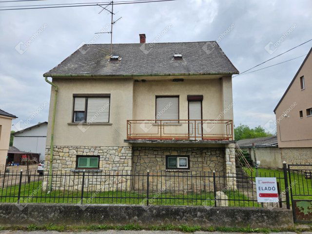 Eladó családi ház, Veszprémvarsányon 34.9 M Ft, 2 szobás