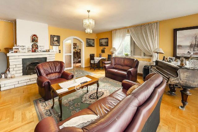 Eladó családi ház, Budapesten, III. kerületben 320 M Ft