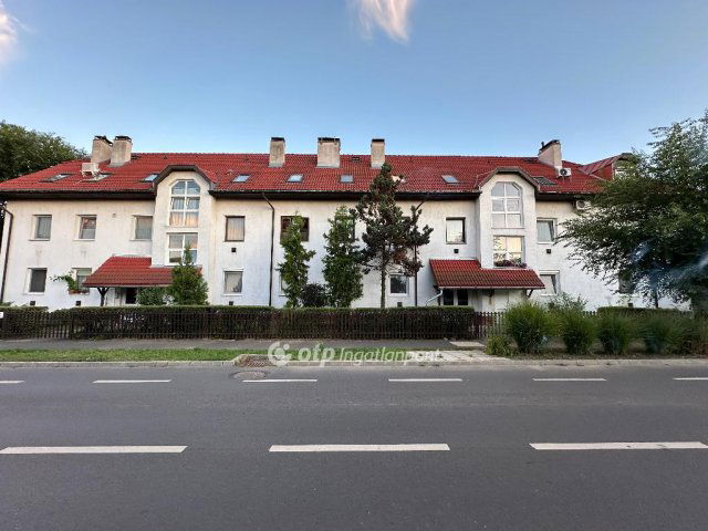 Eladó téglalakás, Nyíregyházán 49 M Ft, 2+1 szobás