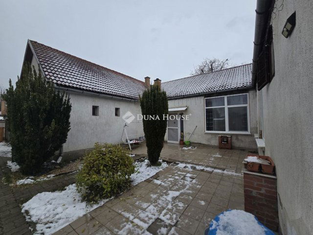 Eladó családi ház, Szabadbattyánban 84.9 M Ft, 4 szobás