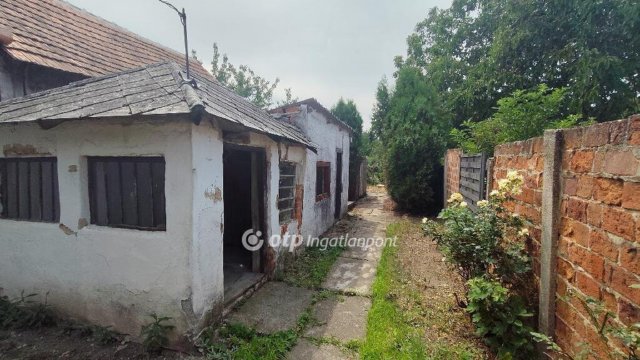 Eladó családi ház, Csornán 52 M Ft, 3 szobás