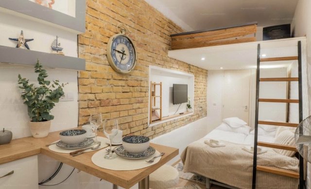 Eladó téglalakás, Budapesten, VI. kerületben, Andrássy úton