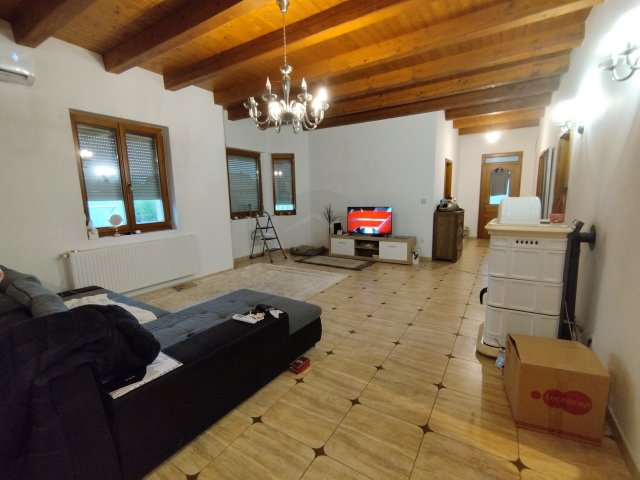 Eladó családi ház, Kerekharaszton 76 M Ft, 3 szobás