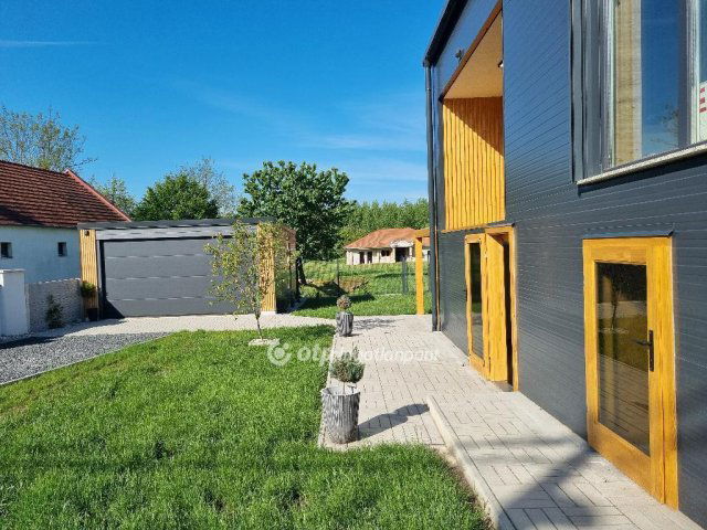 Eladó családi ház, Döbröntén 110 M Ft, 2+2 szobás