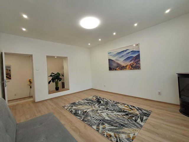 Eladó családi ház, Budapesten, XV. kerületben 41.9 M Ft