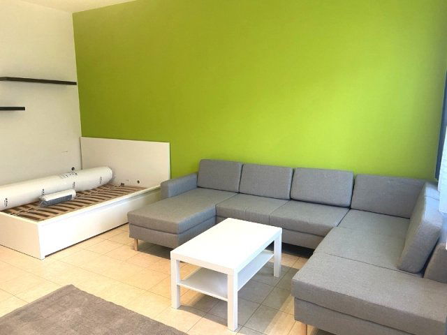 Kiadó téglalakás, albérlet, Pécsett, Bajcsy-Zsilinszky utcában